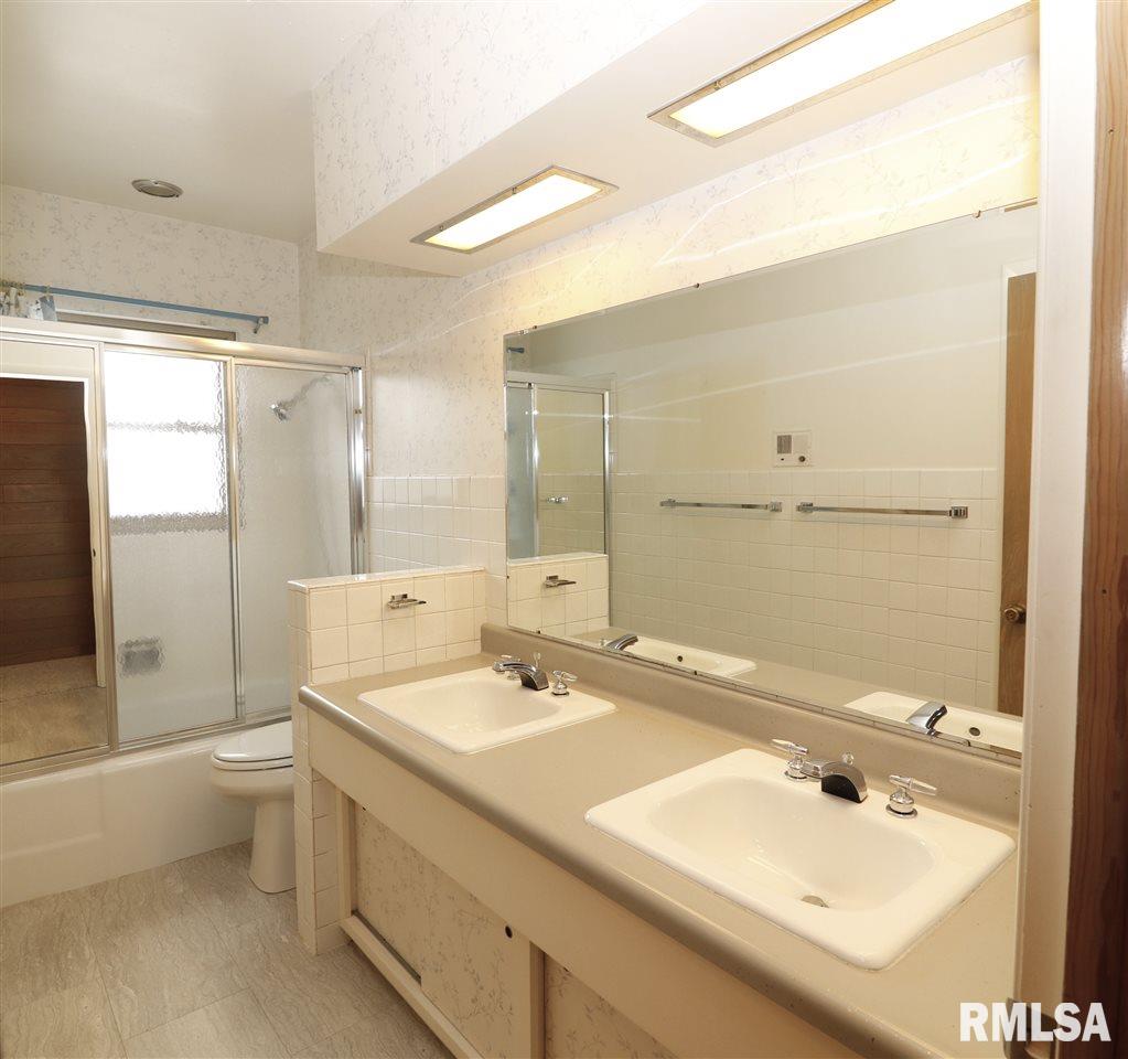 4626 East Lyndale Road Peoria, IL 61614 - Photo 23 of 36 Gallery Image 23