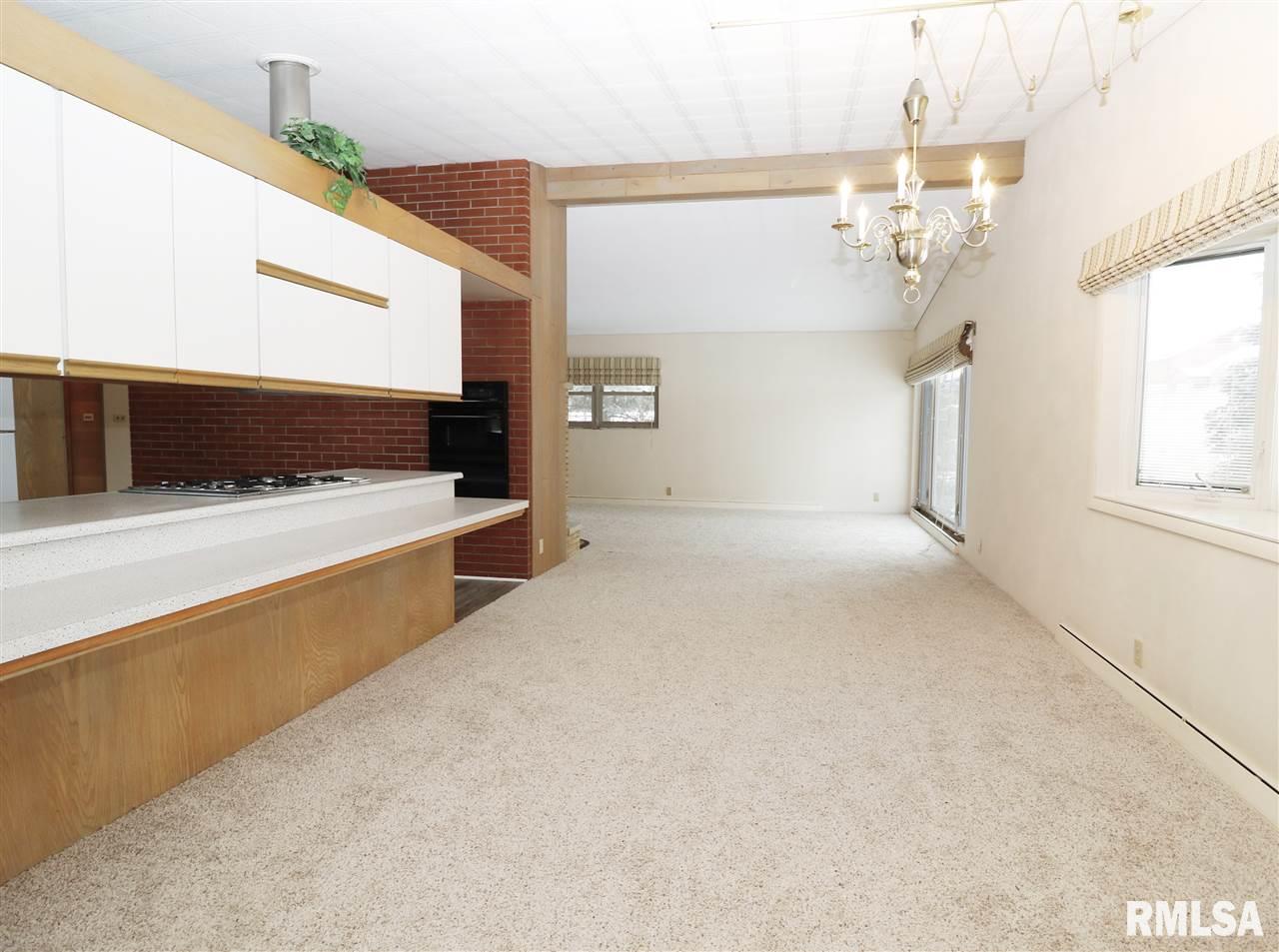 4626 East Lyndale Road Peoria, IL 61614 - Photo 8 of 36 Gallery Image 8