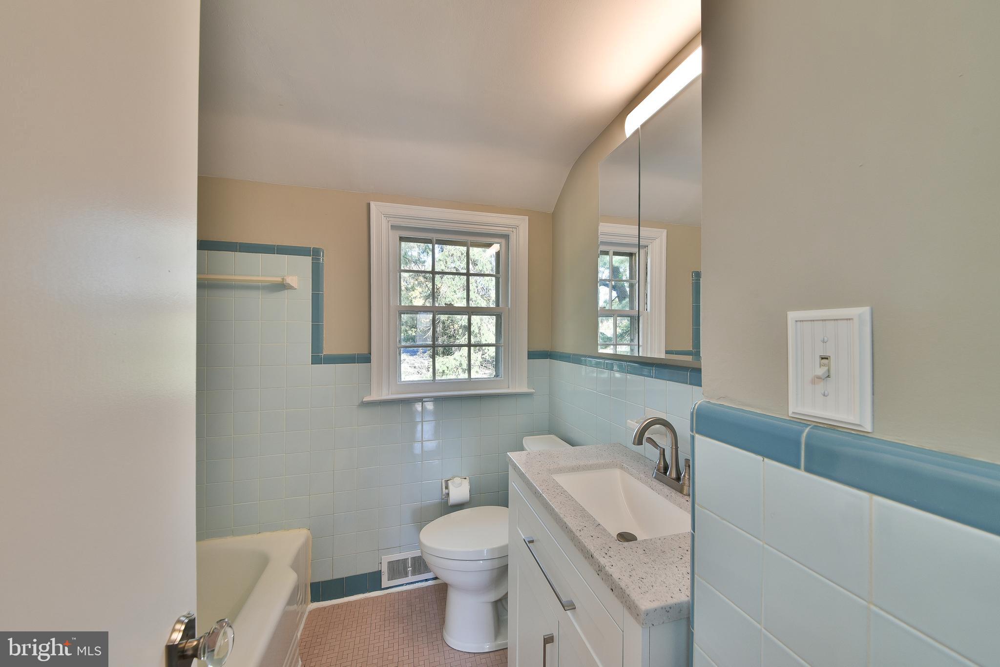103 Dewey Road Cheltenham, PA 19012 - Photo 21 of 27 Bathroom