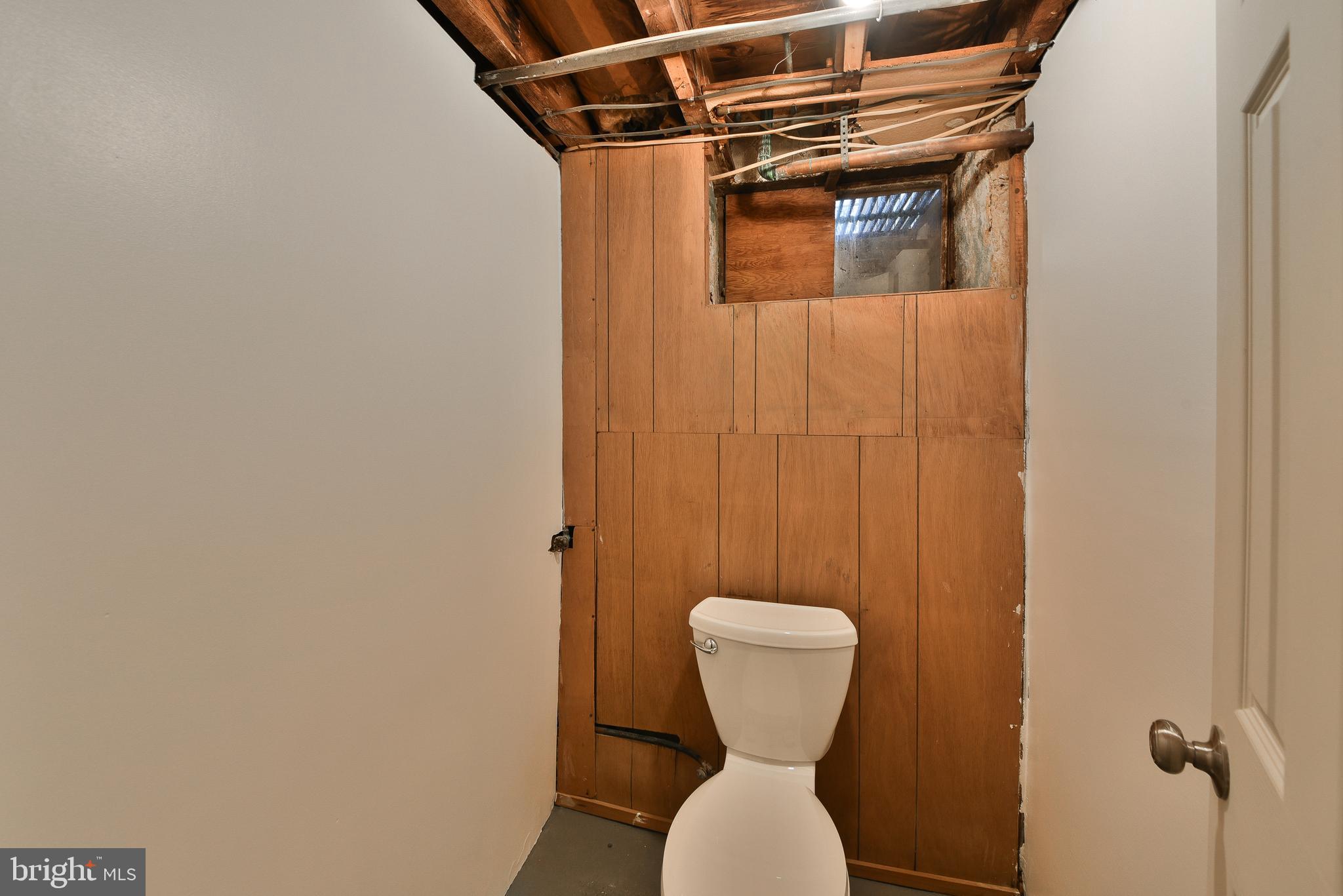 103 Dewey Road Cheltenham, PA 19012 - Photo 27 of 27 Powder Room