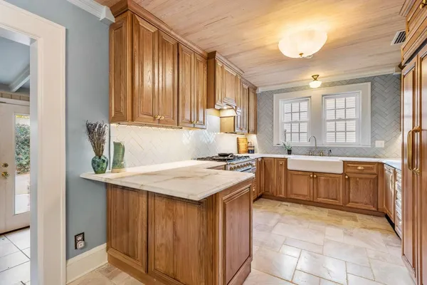 $2,300 | 821 Ingleside Avenue, Tallahassee, FL 32303