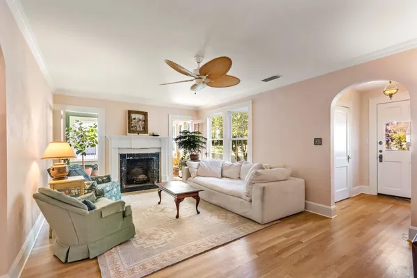 $2,300 | 821 Ingleside Avenue, Tallahassee, FL 32303