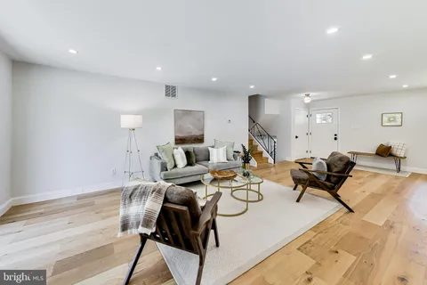 $1,095,000 | 11832 Enid Drive, Potomac, MD 20854
