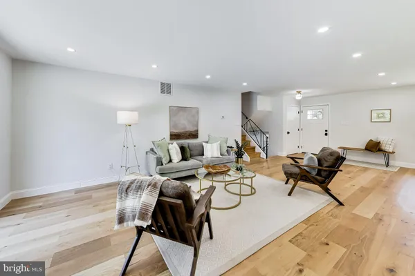 $1,064,000 | 11832 Enid Drive, Potomac, MD 20854