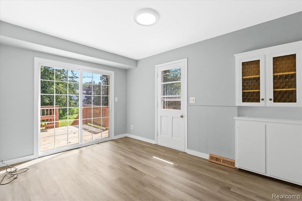 31354 Evergreen Road Beverly Hills, MI 48025 - Photo 16 of 39