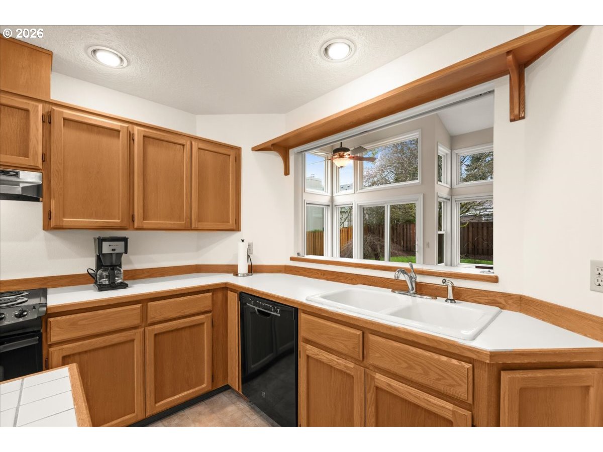 5696 Southwest Windfield Loop Lake Oswego, OR 97035 - Photo 13 of 38 Gallery Image 13