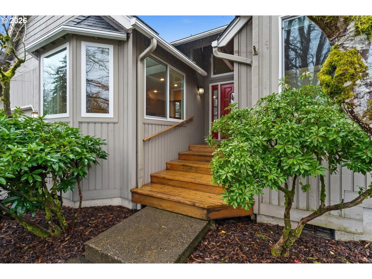 5696 Southwest Windfield Loop Lake Oswego, OR 97035 - Photo 4 of 38 Gallery Image 4