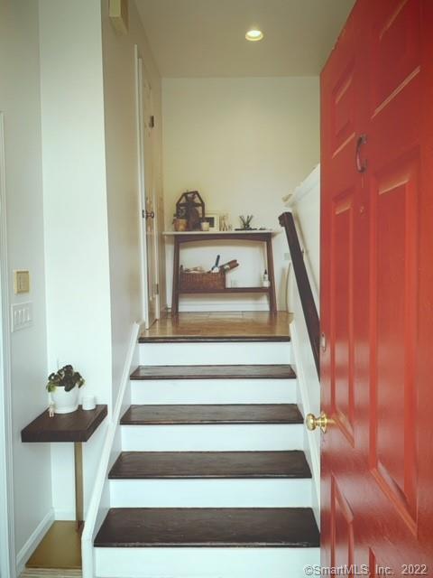197 Sheep Hill Road, Unit C Greenwich, CT 06878 - Photo 2 of 15