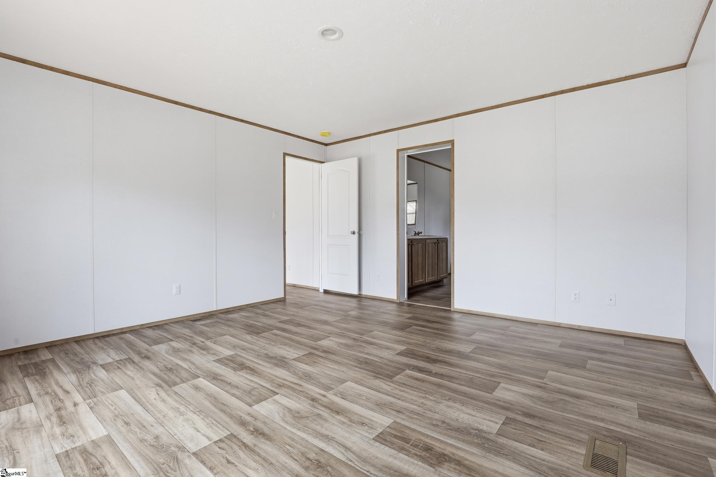 523 Raines Road Easley, SC 29640 - Photo 16 of 27