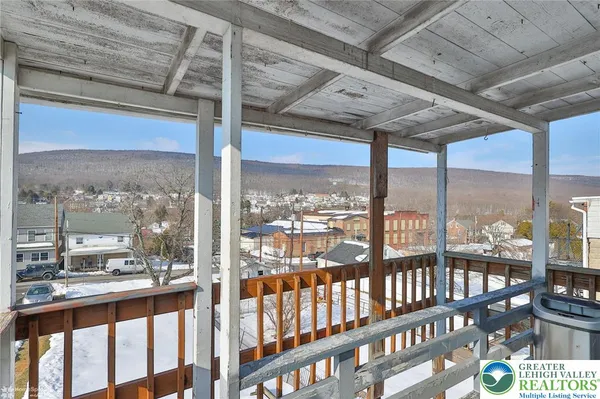 $165,000 | 50 West Catawissa Street, Nesquehoning, PA 18240