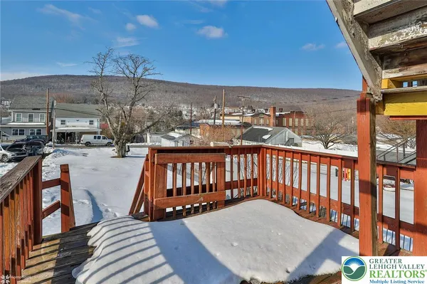 $165,000 | 50 West Catawissa Street, Nesquehoning, PA 18240
