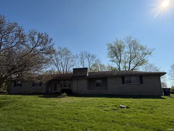 $259,000 | 8000 South Hickory Lane, Daleville, IN 47334