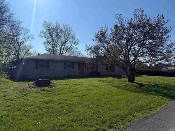 $259,000 | 8000 South Hickory Lane, Daleville, IN 47334