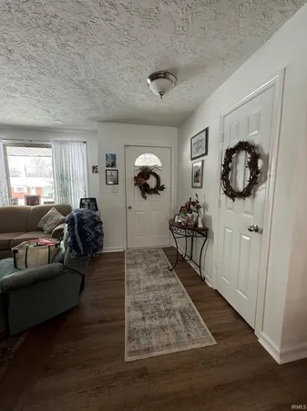 $259,000 | 8000 South Hickory Lane, Daleville, IN 47334