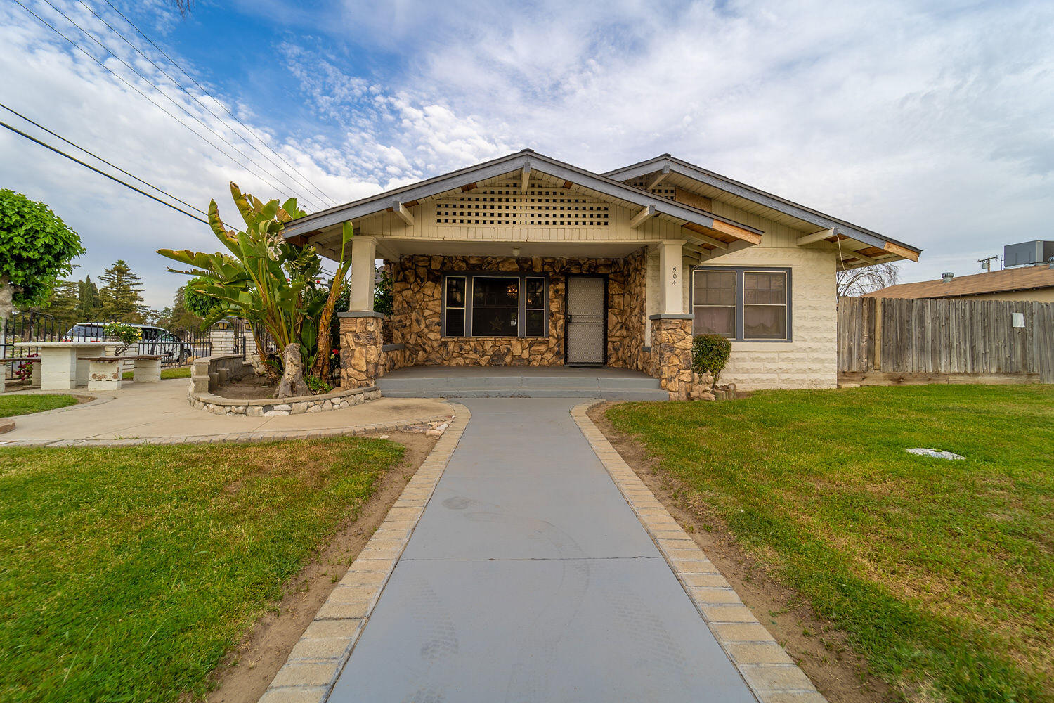 504 South R Street Tulare, CA 93274 - Photo 1 of 40 504SRSt-31