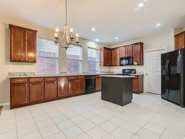 $2,800 | 5301 Lily Drive, Fort Worth, TX 76244