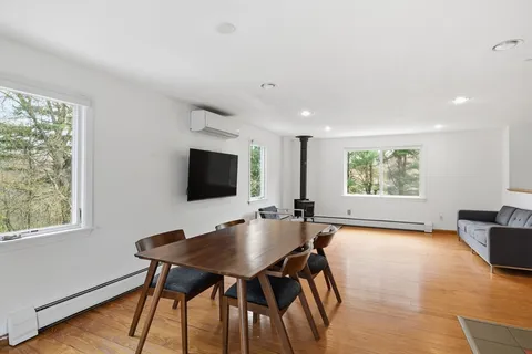 $489,000 | 138 West Street, Easthampton, MA 01027