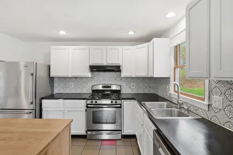 $489,000 | 138 West Street, Easthampton, MA 01027