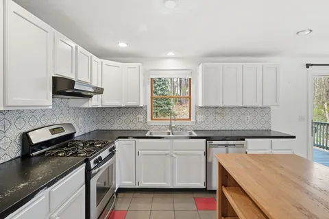 $489,000 | 138 West Street, Easthampton, MA 01027
