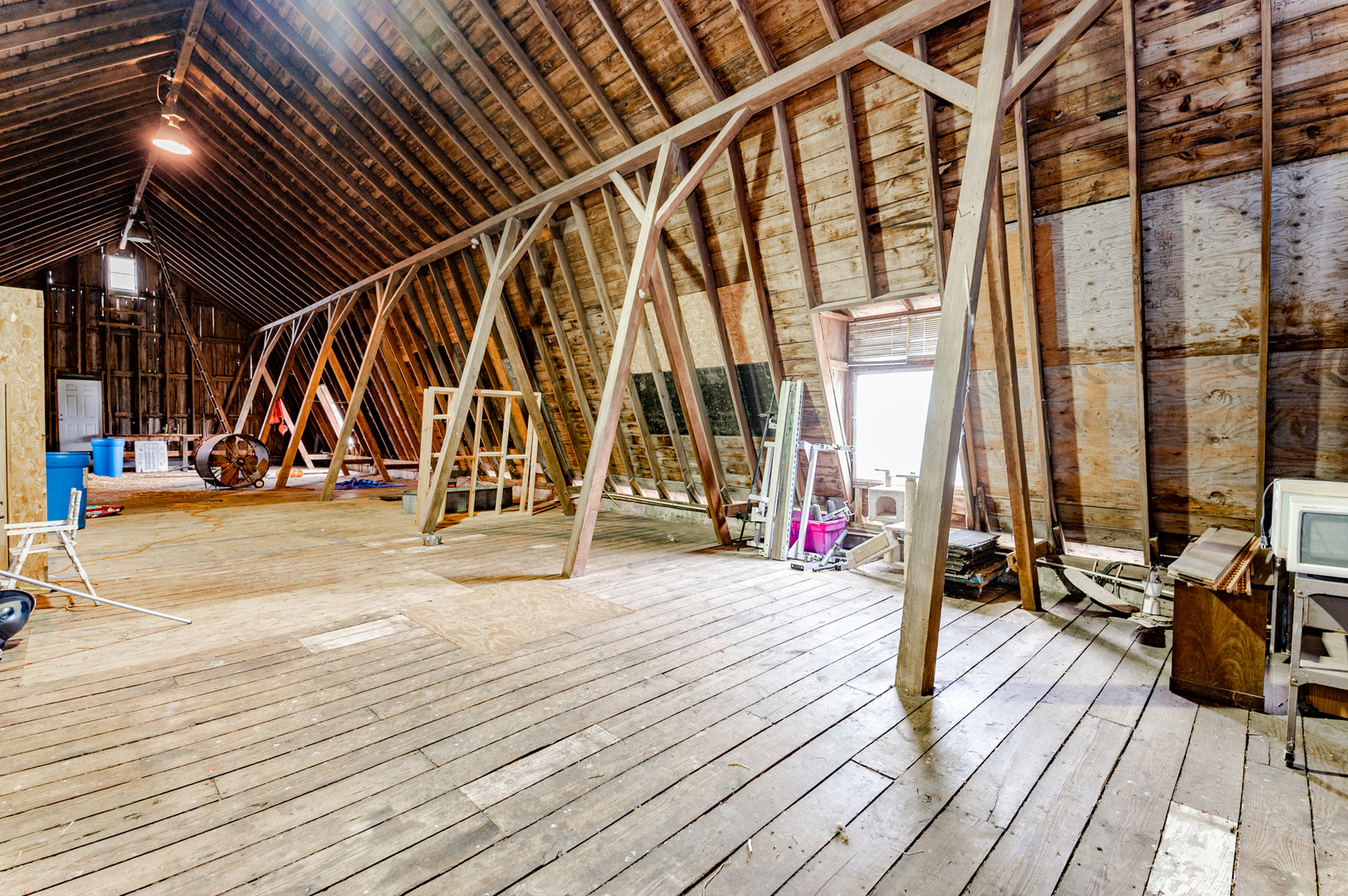 15346 Quigley Road Sycamore, IL 60178 - Photo 16 of 42 a view of wooden deck