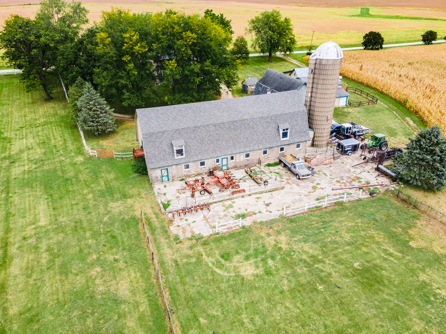 15346 Quigley Road Sycamore, IL 60178 - Photo 20 of 42 a view of garden with patio