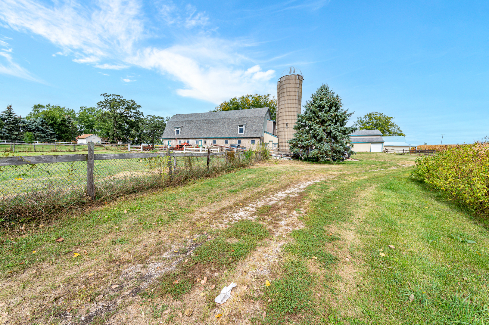 15346 Quigley Road Sycamore, IL 60178 - Photo 36 of 42 a view of a yard in front of the house
