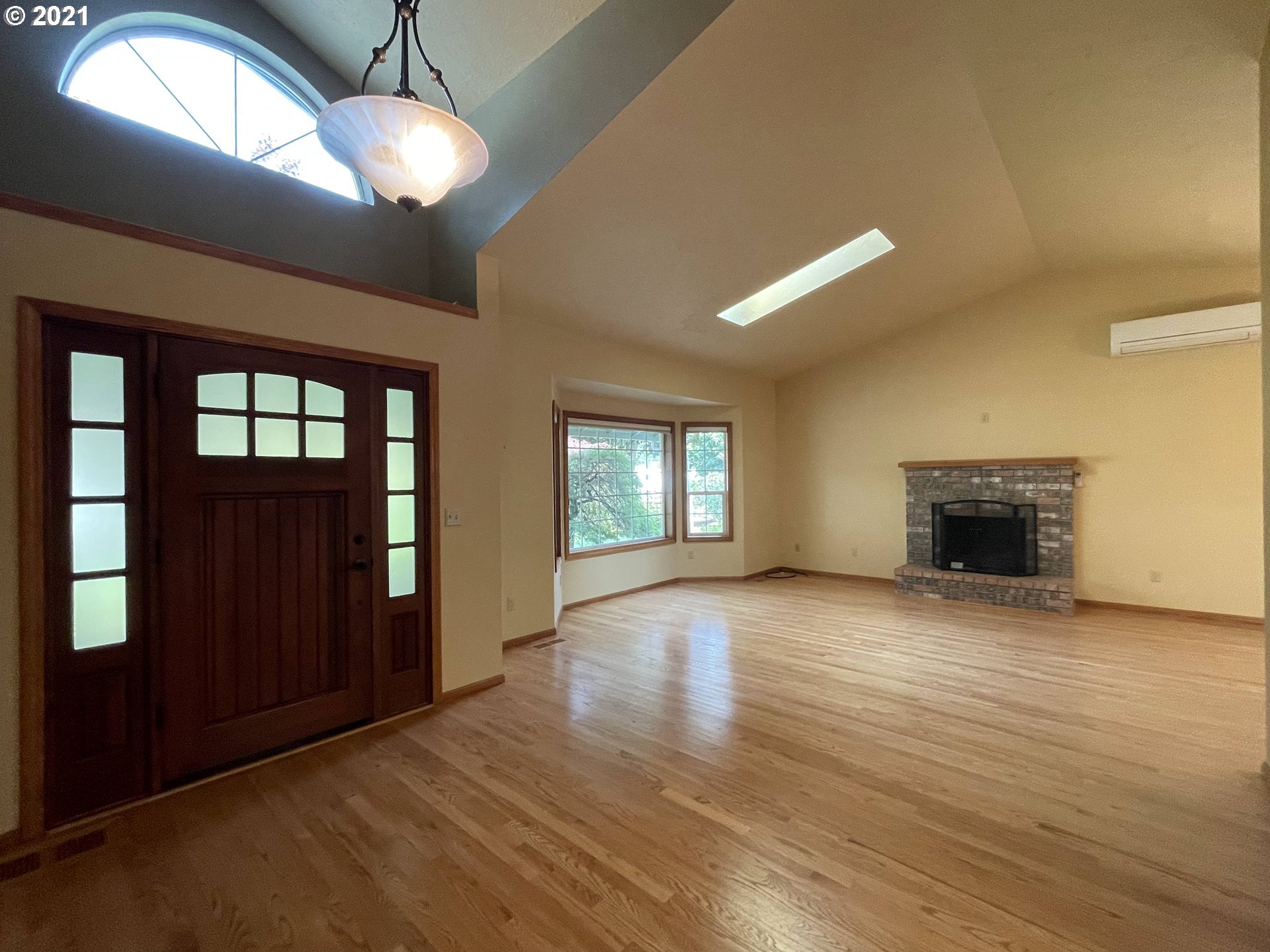 41610 Madrone Street Springfield, OR 97478 - Photo 3 of 32 Gallery Image 3