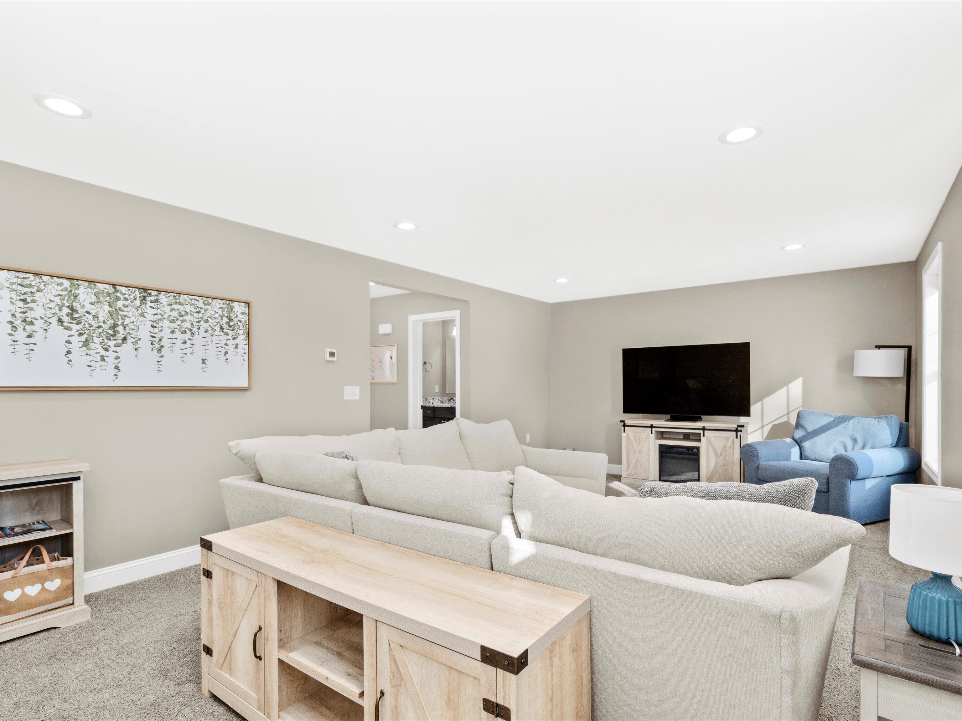 29 3rd Street Windham, NH 03087 - Photo 3 of 16