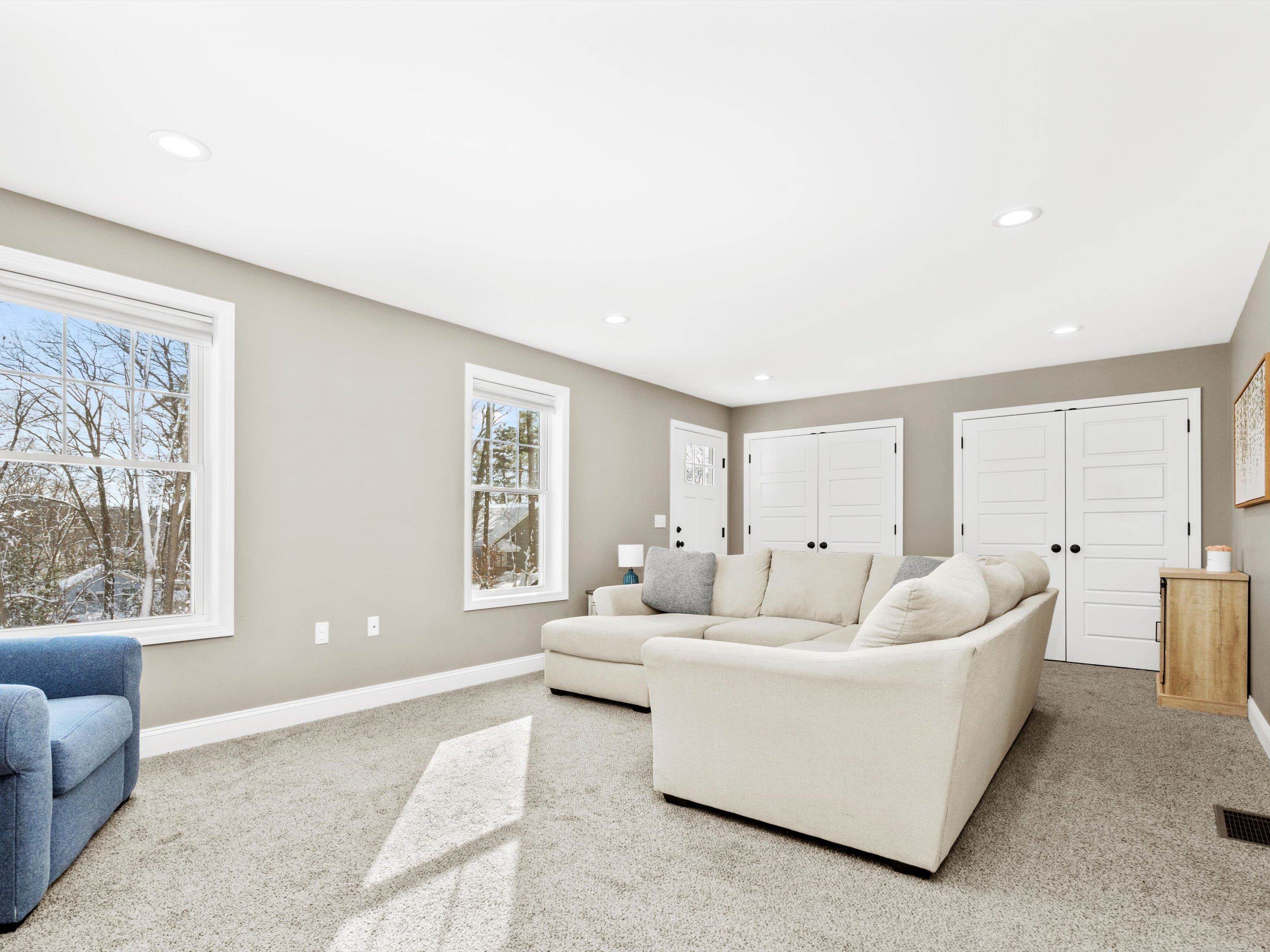 29 3rd Street Windham, NH 03087 - Photo 4 of 16