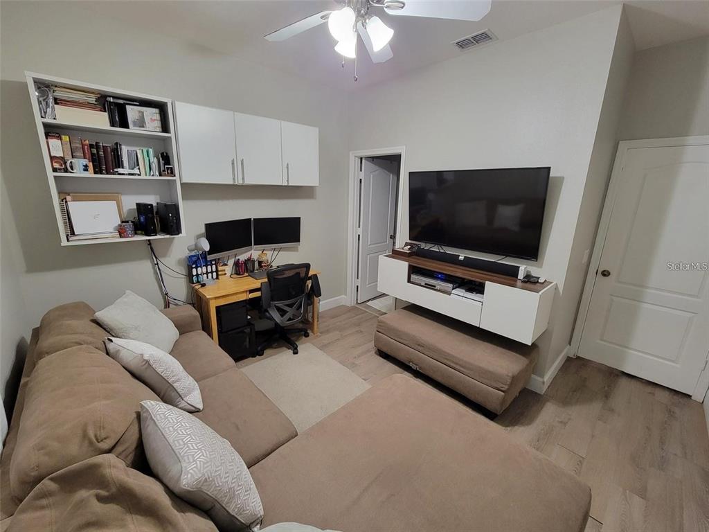 3355 Wilshire Way Road, Unit 13 Orlando, FL 32829 - Photo 13 of 17