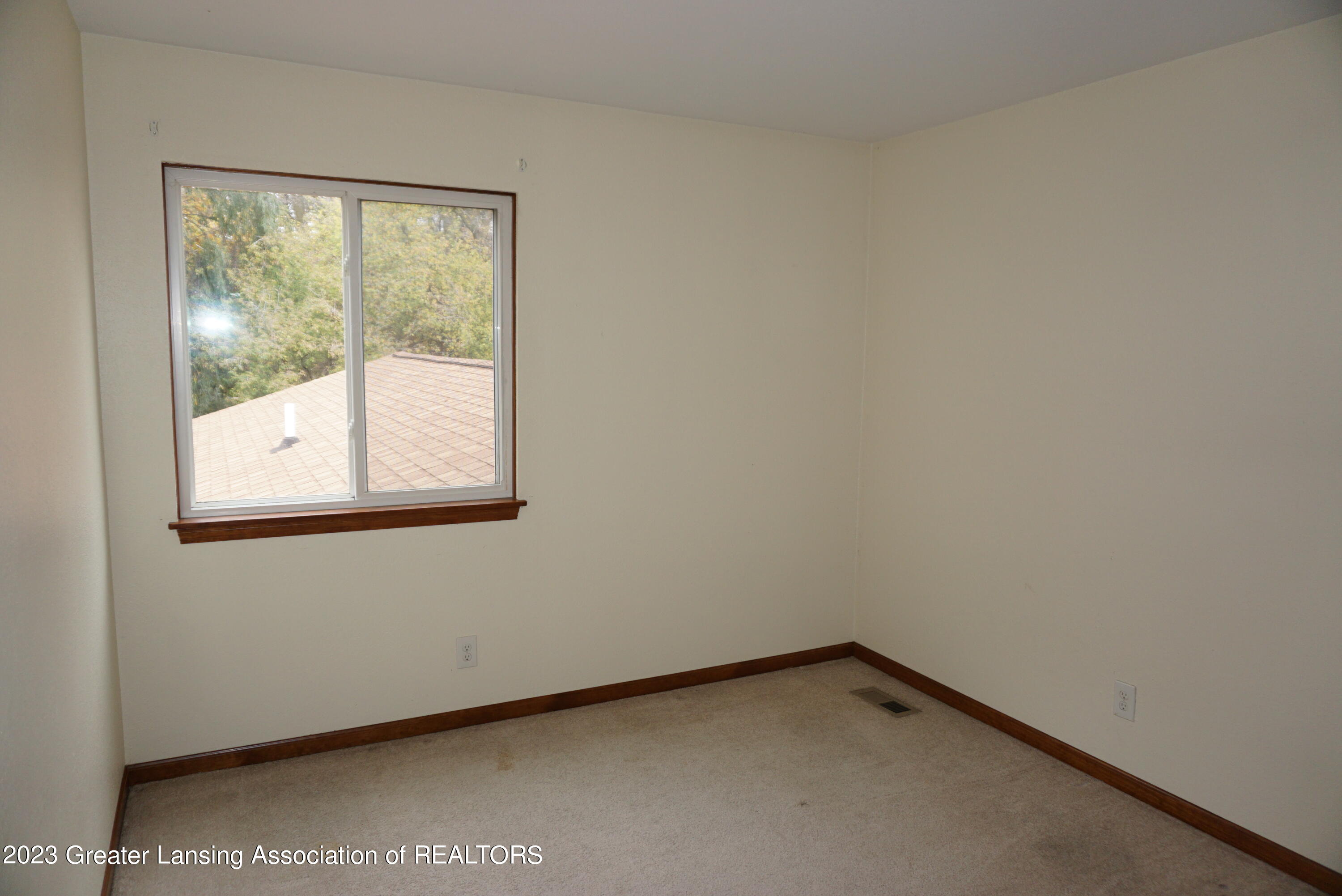 3922 Hunters Ridge Drive, Unit 4 Lansing, MI 48911 - Photo 11 of 23 DSC00729