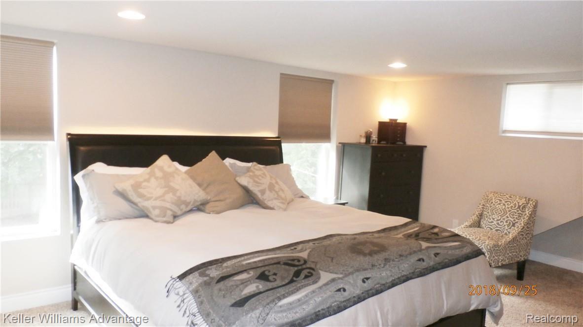 2017 Harvard Road Berkley, MI 48072 - Photo 24 of 35 Master has lots of room for your King-size Bed!