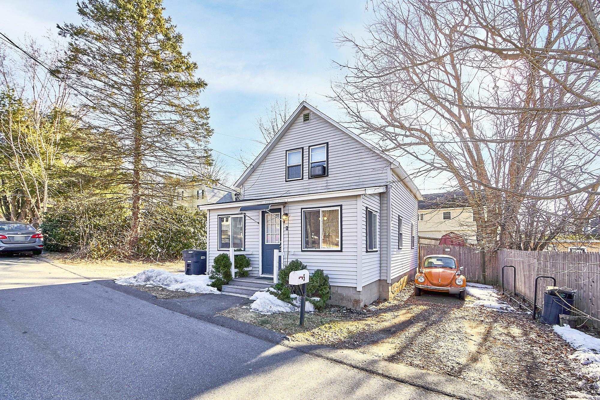 5 Worthley Road Derry, NH 03038 - Photo 3 of 36