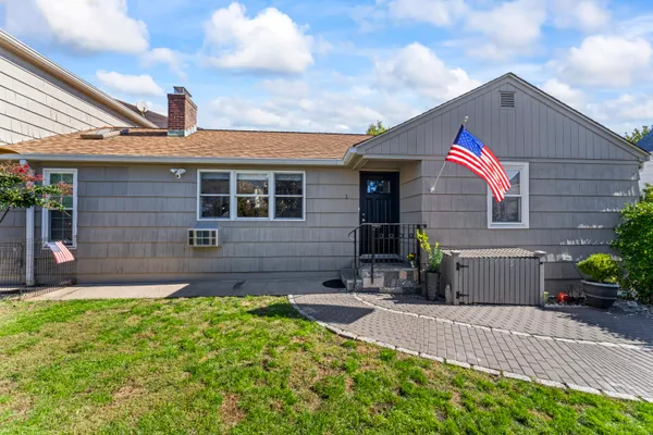 $3,650 | 88 Dean Street, Unit 1, Stamford, CT 06902