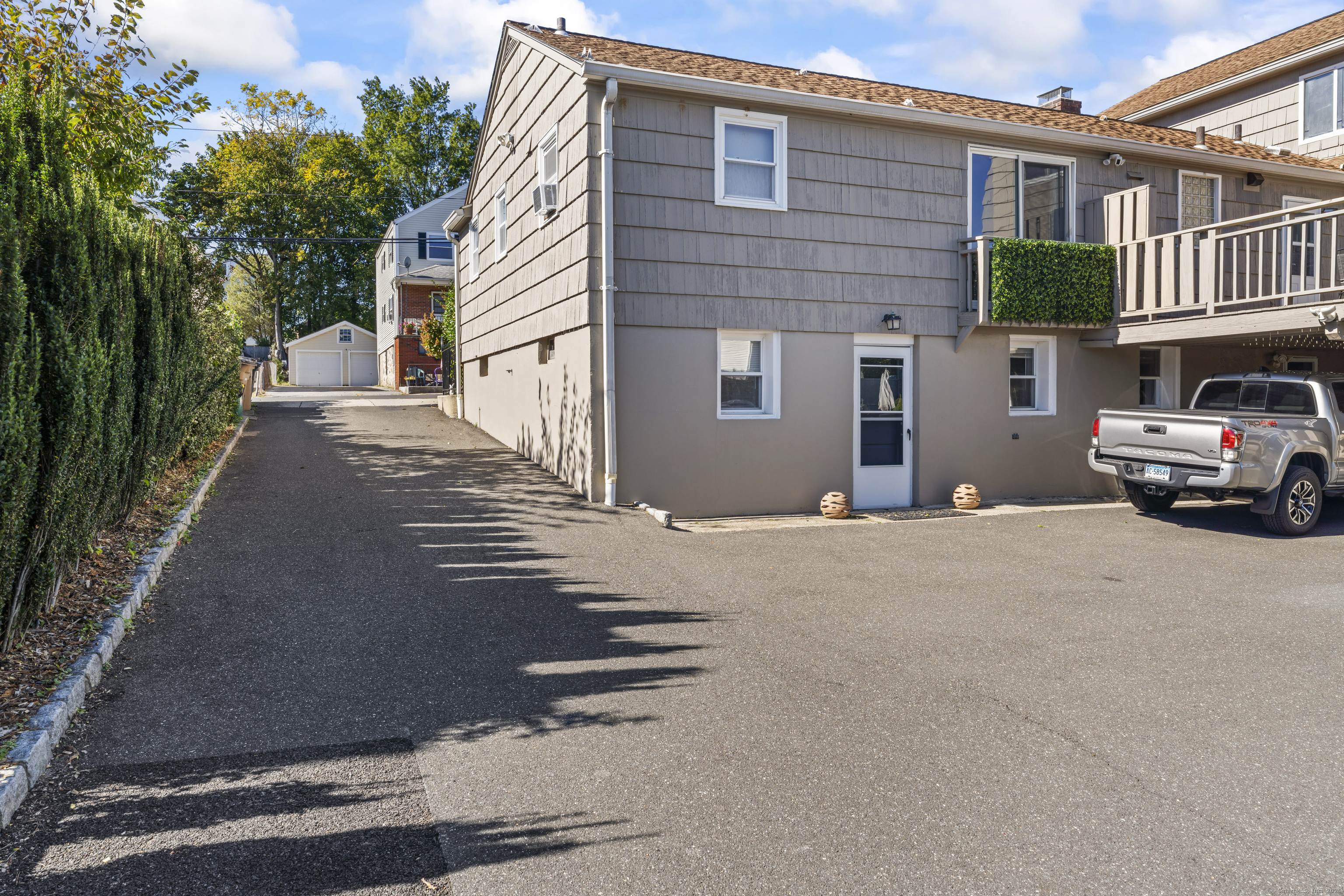 88 Dean Street, Unit 1 Stamford, CT 06902 - Photo 22 of 33