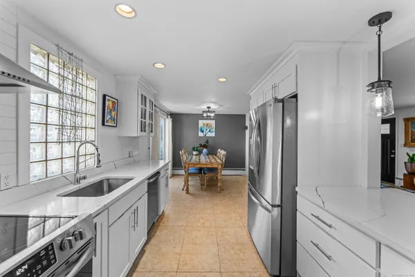 $3,650 | 88 Dean Street, Unit 1, Stamford, CT 06902