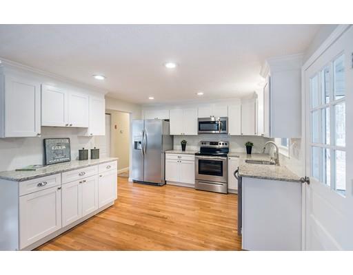 21 Hillview Road North Reading, MA 01864 - Photo 3 of 28 Gallery Image 3