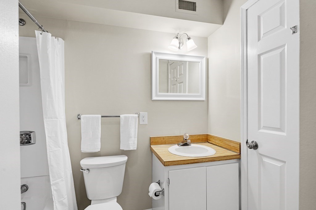 6 Beal's Cove Road, Unit B Hingham, MA 02043 - Photo 13 of 22