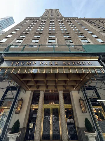 view of a large building