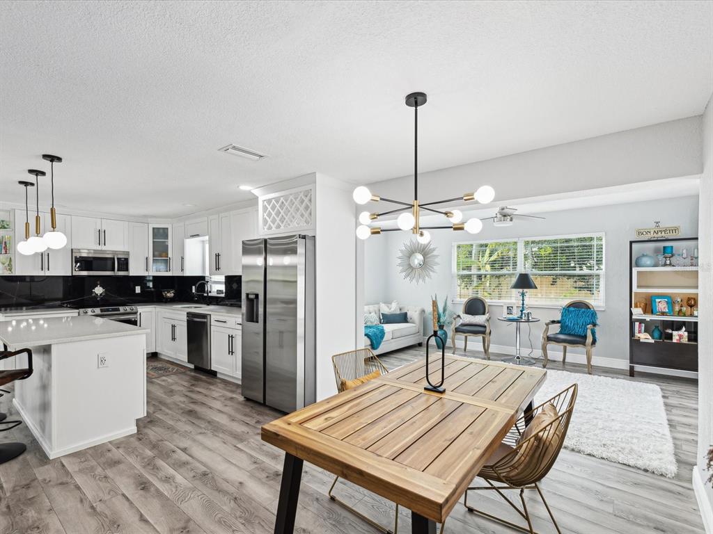 10264 Oakhurst Road Largo, FL 33774 - Photo 15 of 38