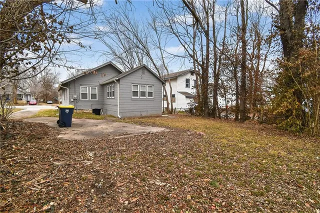 $109,900 | 2407 East 68th Terrace, Kansas City, MO 64132