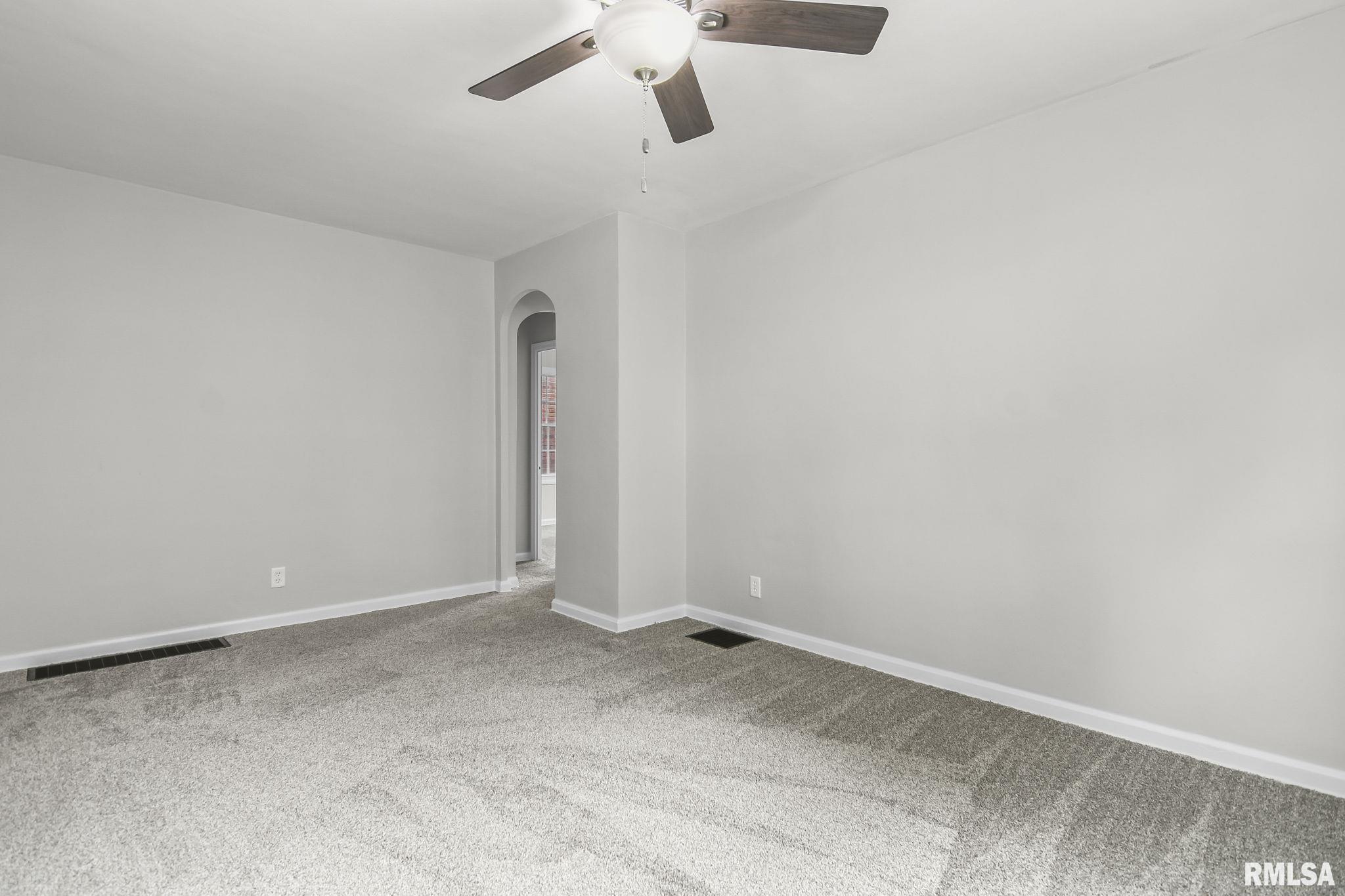 2068 North 7th Street Springfield, IL 62702 - Photo 5 of 25