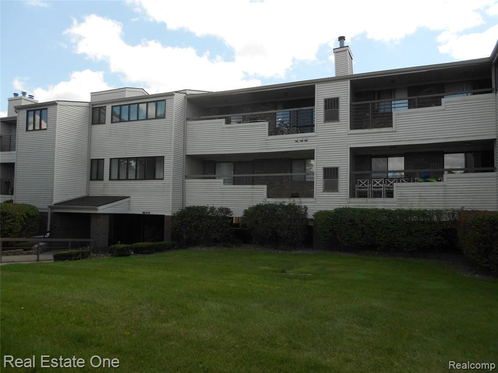 30414 Orchard Lake Road, Unit 10 Farmington, MI 48334 - Photo 2 of 14