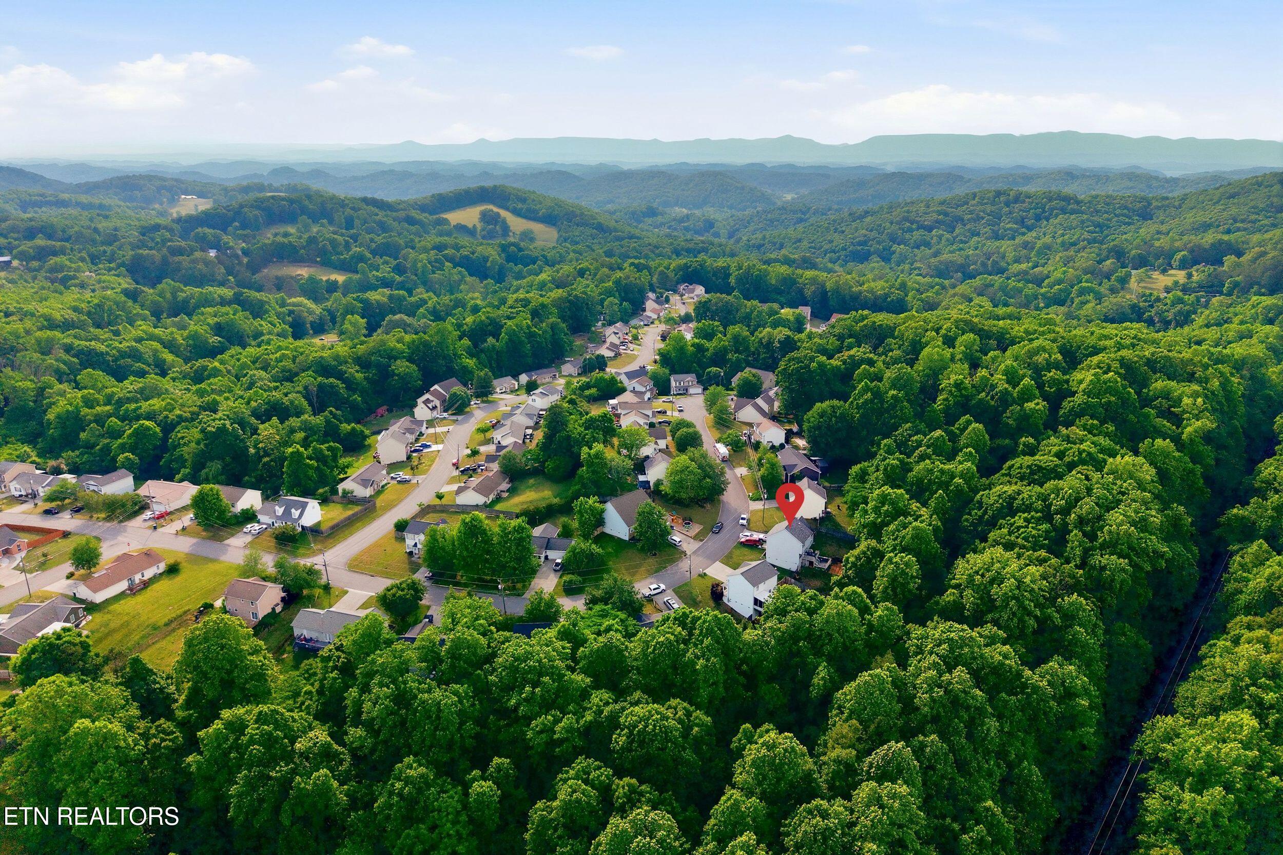 8258 Oak Terrace Lane Powell, TN 37849 - Photo 16 of 47 16_8258_oak_terrace_ln_0016
