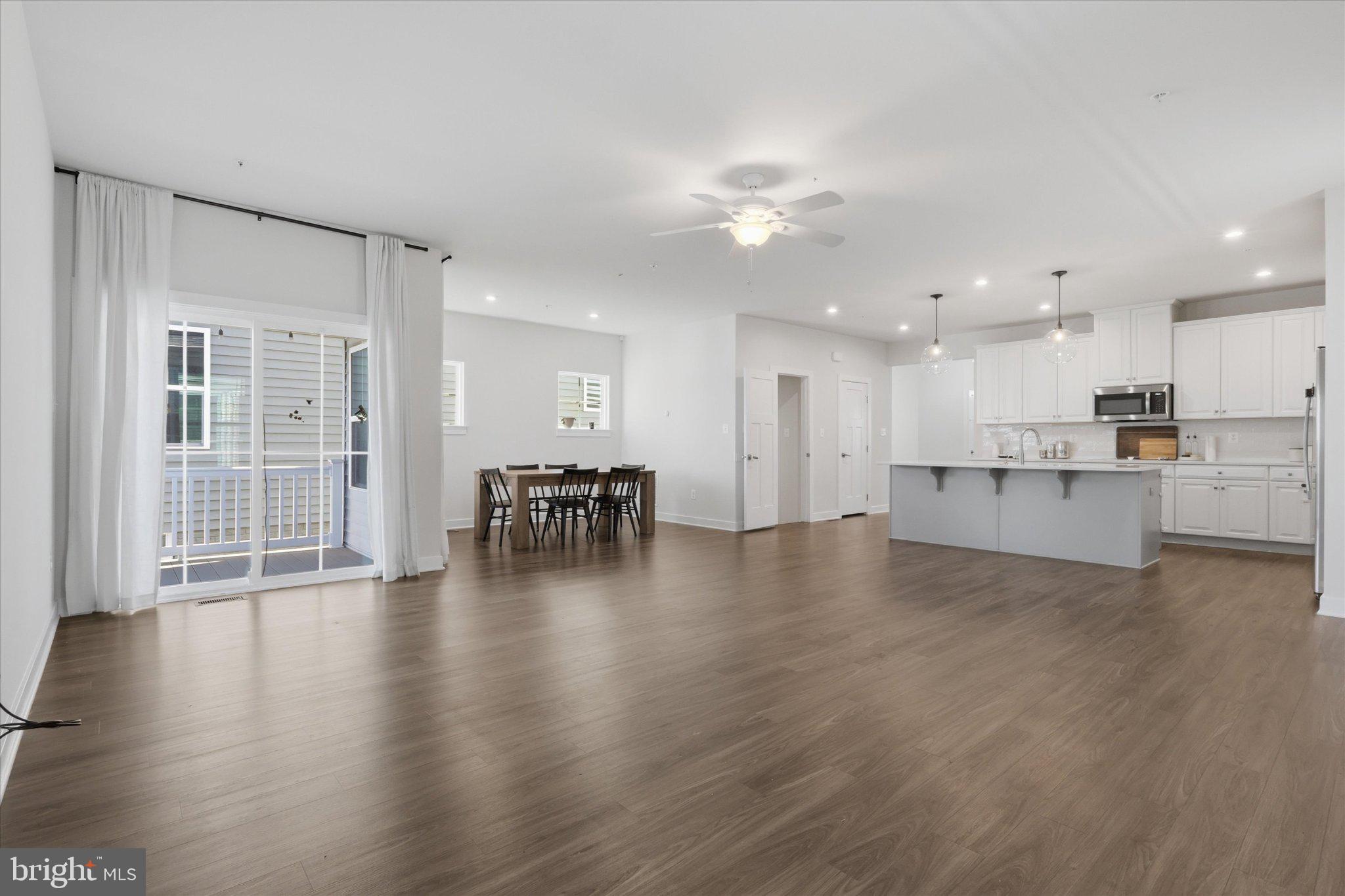 21839 Clarksburg Road Clarksburg, MD 20841 - Photo 10 of 39 Spacious, modern living area awaits you.