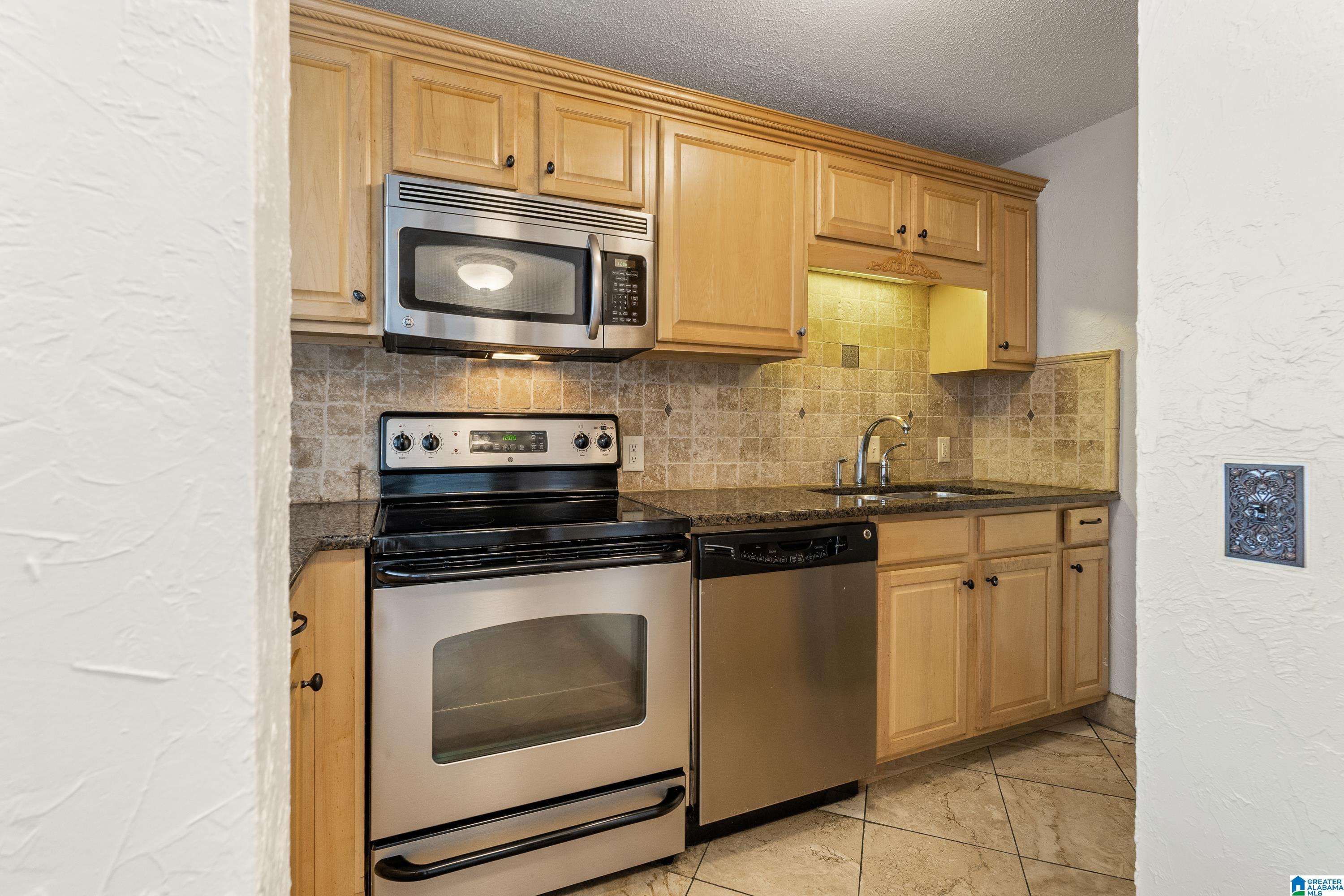 3350 Altamont Road South, Unit D 18 Birmingham, AL 35205 - Photo 13 of 22