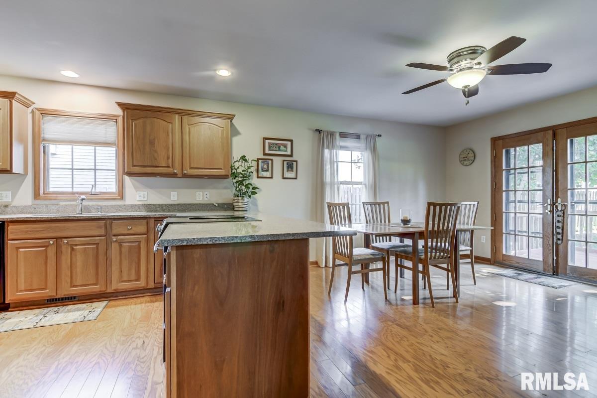 3604 Prairie Smoke Court Springfield, IL 62712 - Photo 13 of 34