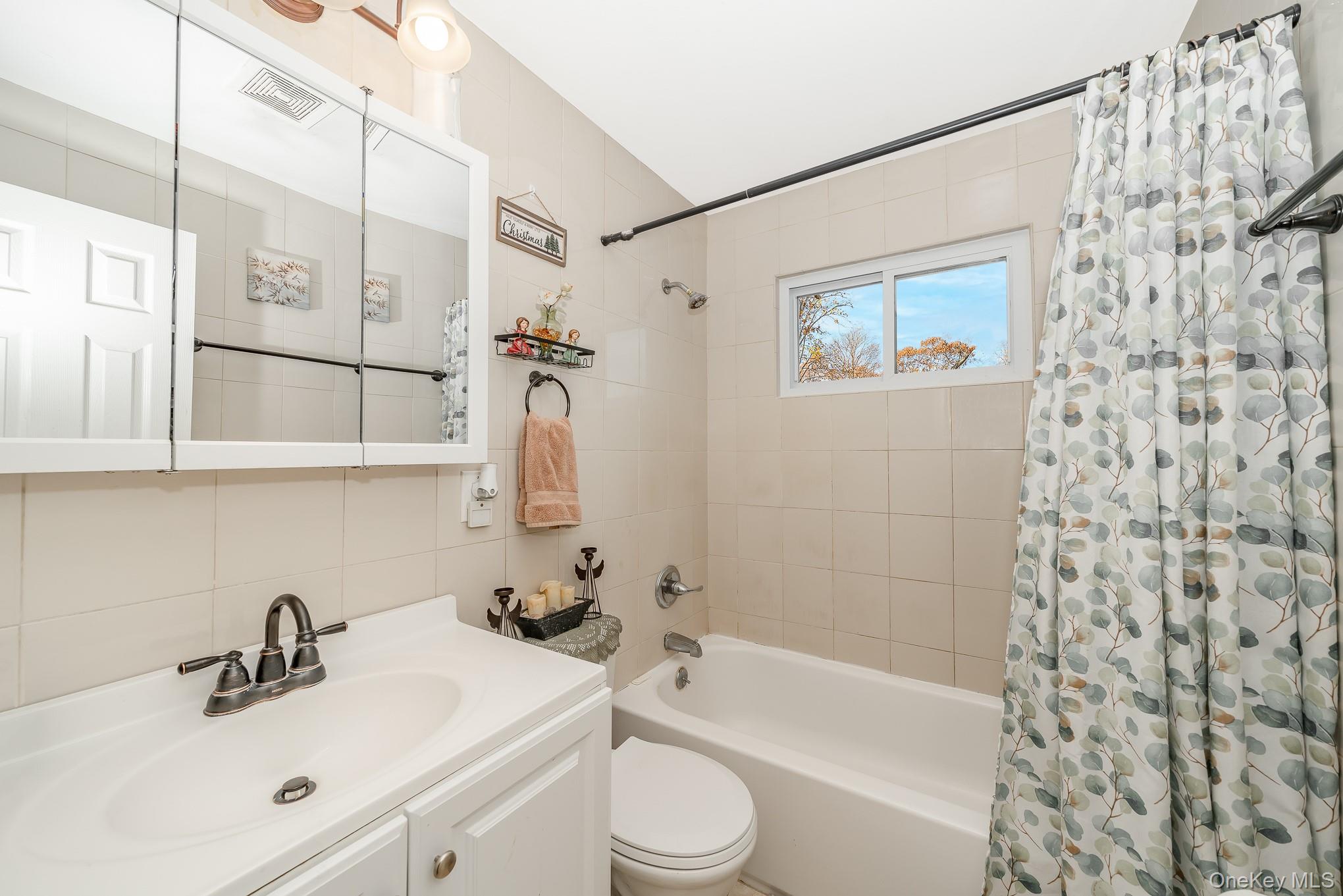 1175 Little E Neck Road West Babylon, NY 11704 - Photo 14 of 19