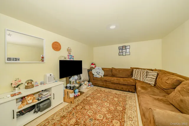 $589,000 | 1175 Little E Neck Road, West Babylon, NY 11704