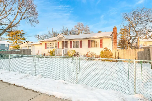 $589,000 | 1175 Little E Neck Road, West Babylon, NY 11704